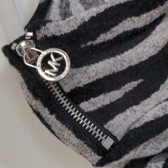 Michael Kors SOFT knit zebra knee length dress - Picture 6 of 6